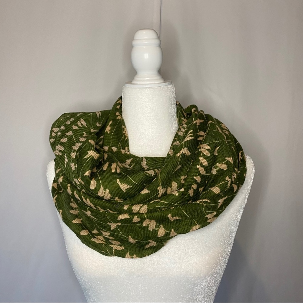 Green infinity scarf with bird print